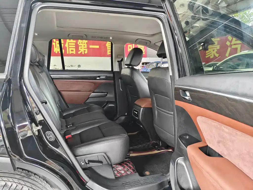 GAC Trumpchi GS8 2018 — фото 8