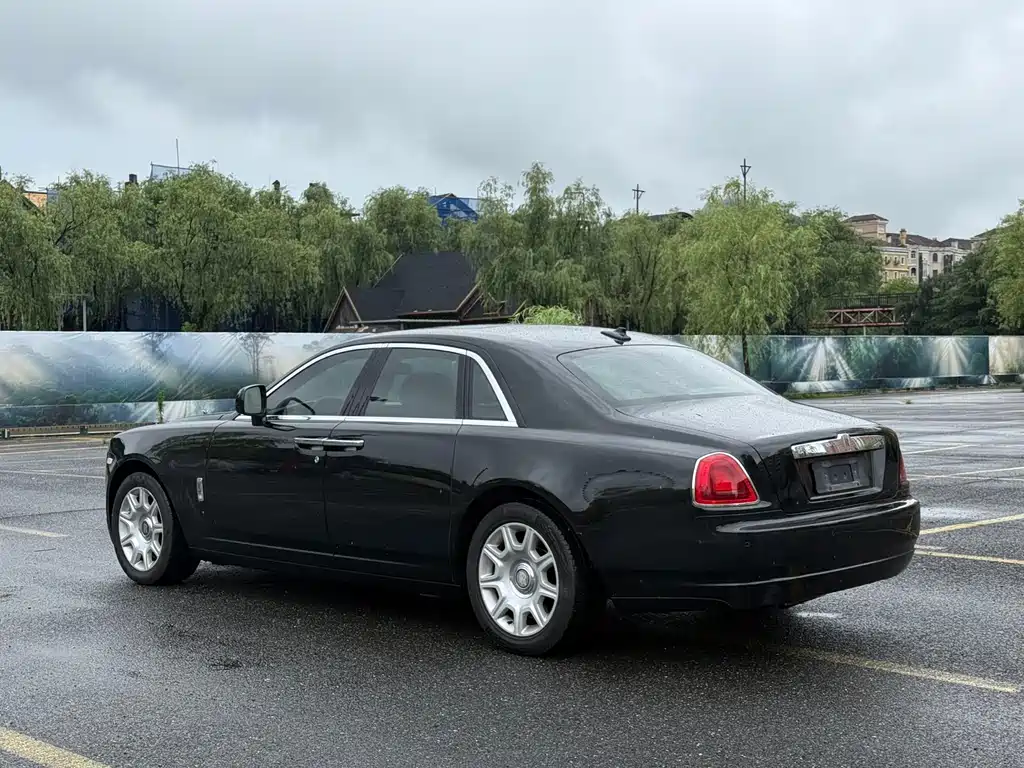 Rolls-Royce Ghost 2011