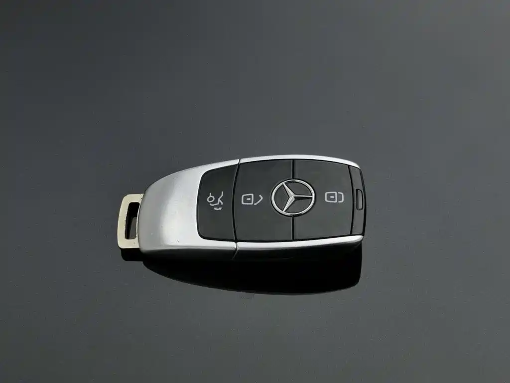 Mercedes-Benz E-Class 2020 — фото 19