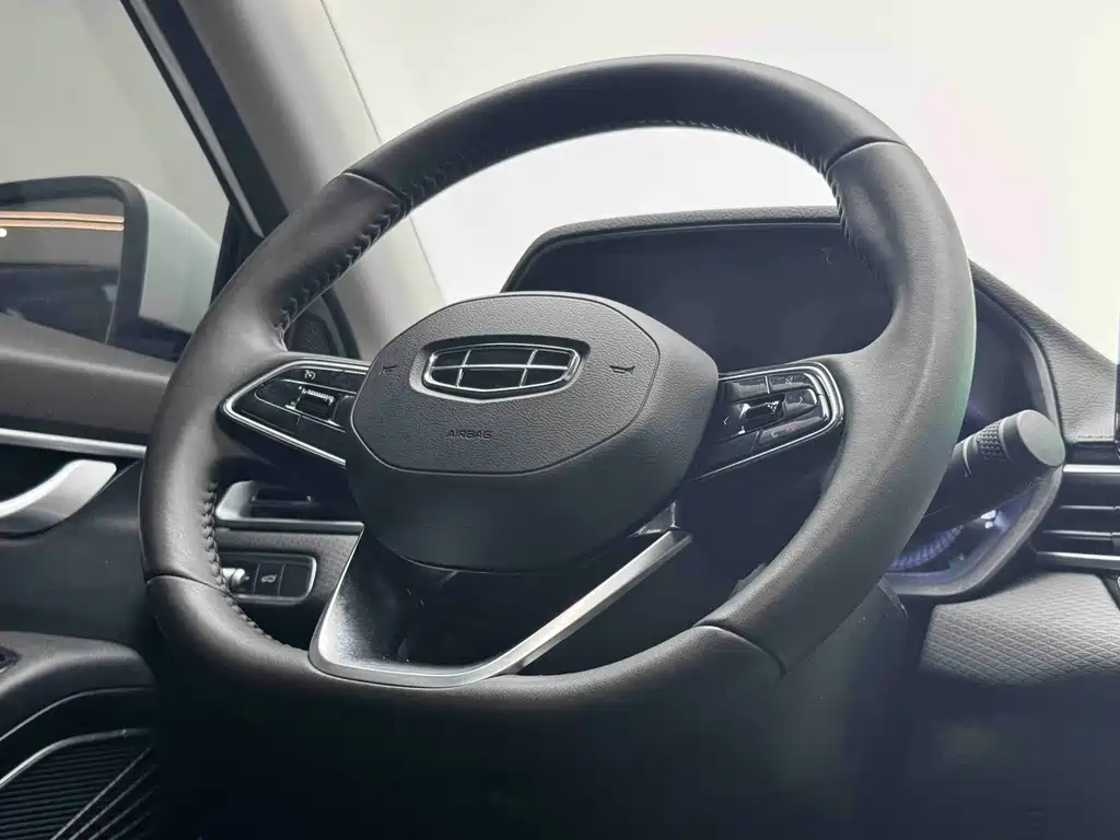 Geely Emgrand 2023 — фото 13