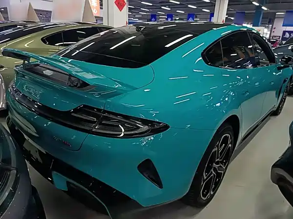 Xiaomi SU7 2025