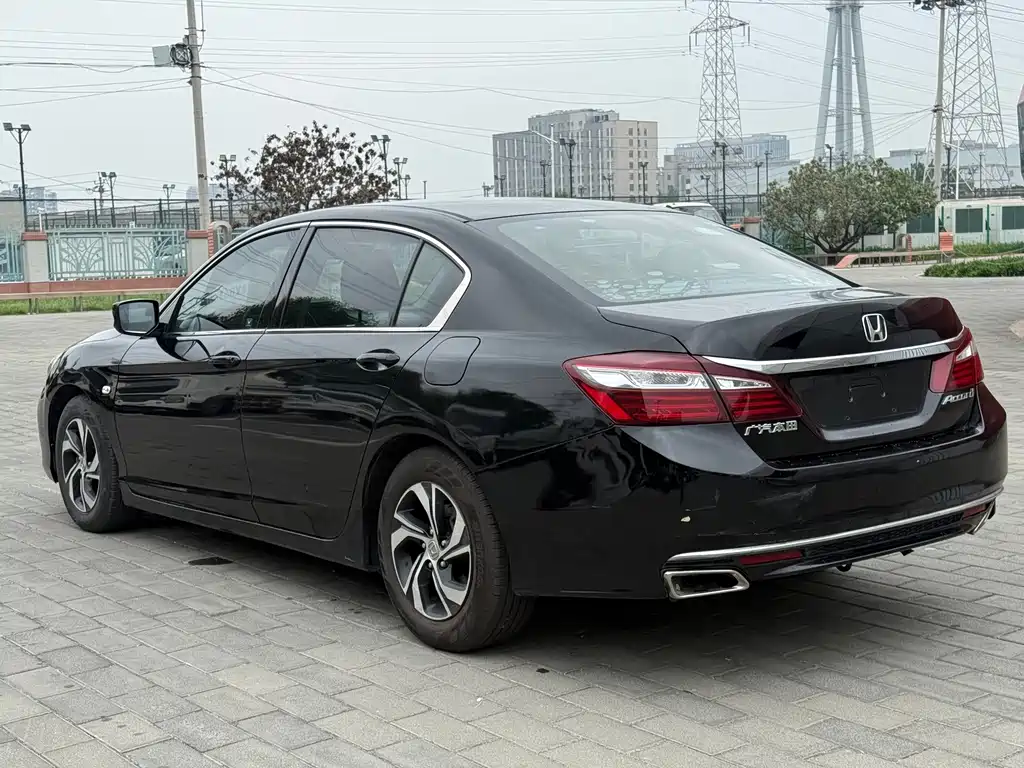 Honda Accord 2017 — фото 6