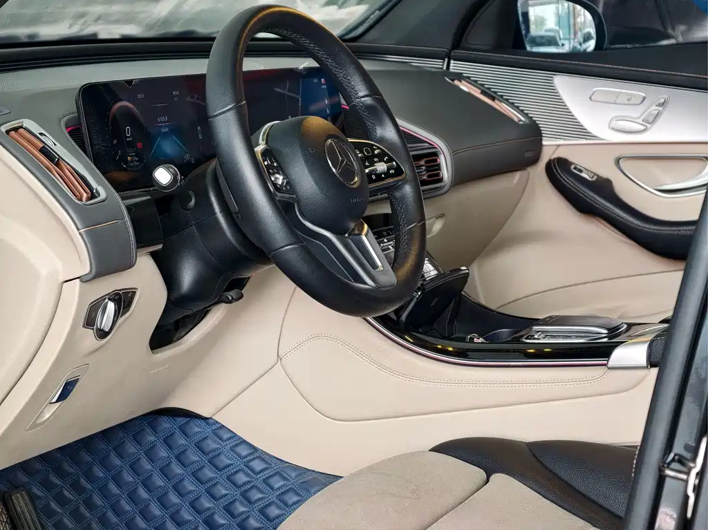 Mercedes-Benz EQC 2022 — фото 5
