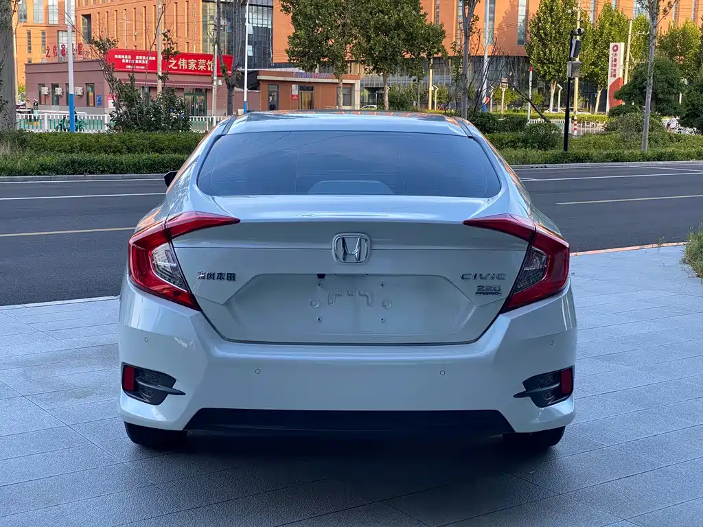 Honda Civic 2022 — фото 8