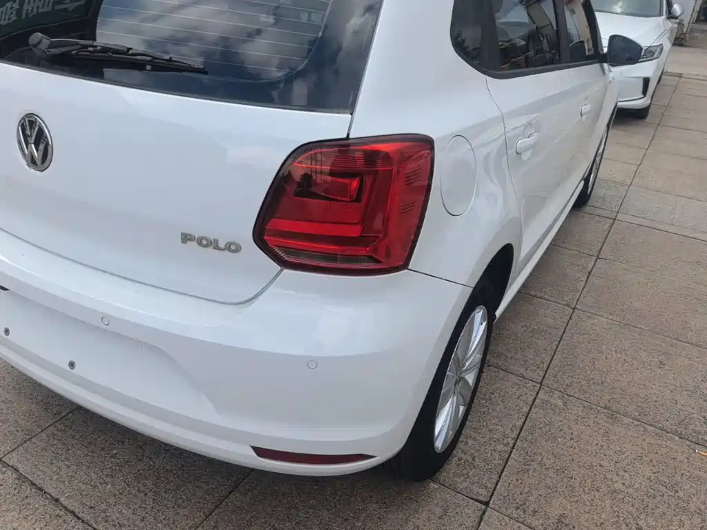 Volkswagen Polo 2015 — фото 8