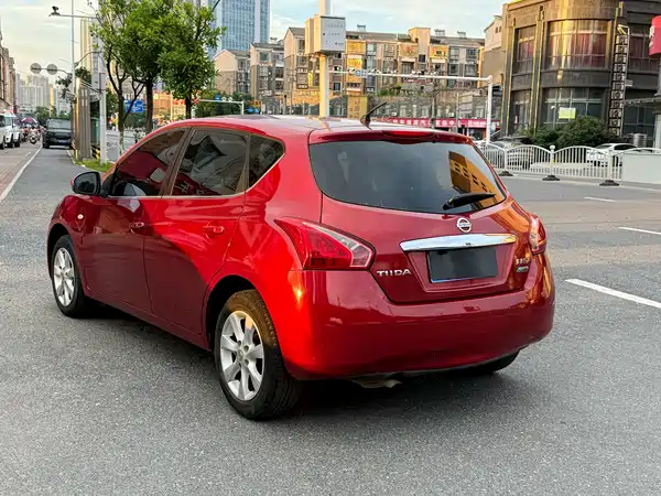 Nissan Tiida 2014