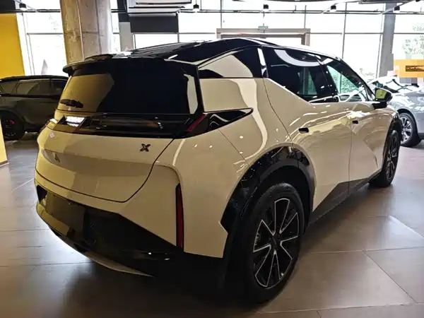 Zeekr X 2023