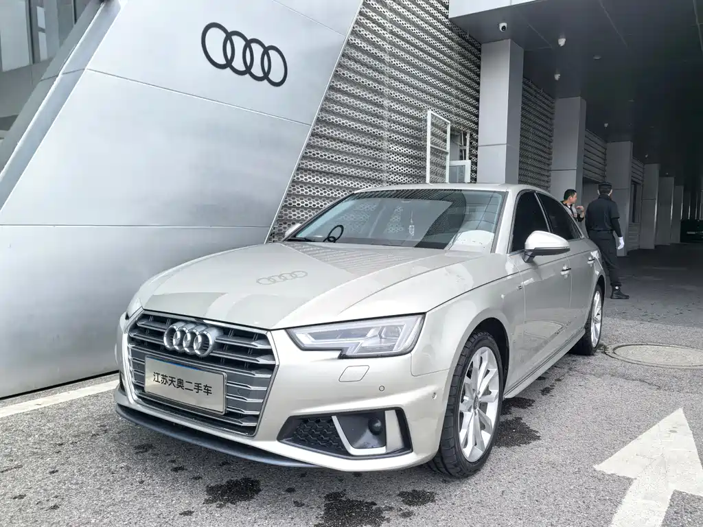 Audi A4L 2019