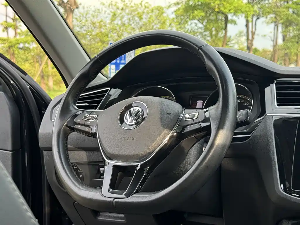 Volkswagen Tiguan L 2020 — фото 25
