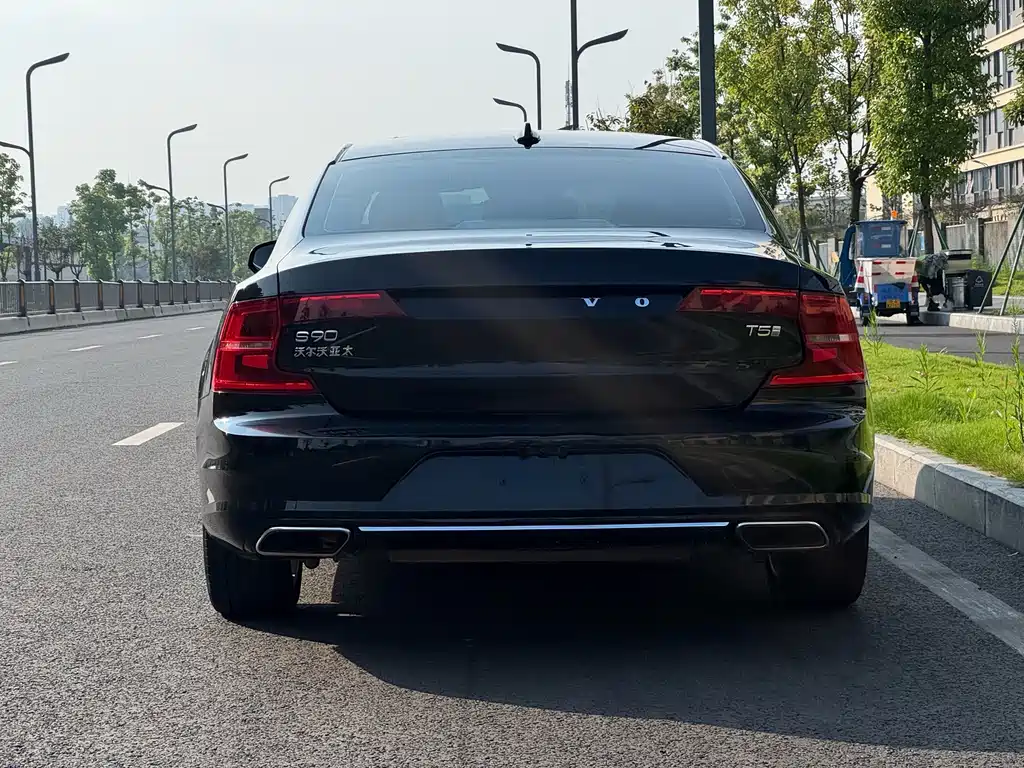 Volvo S90 2018 — фото 16