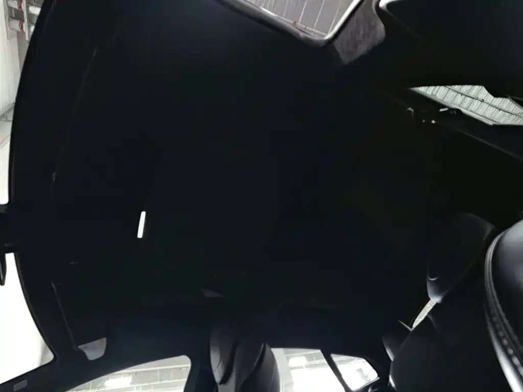 Tesla Model S 2017 — фото 14
