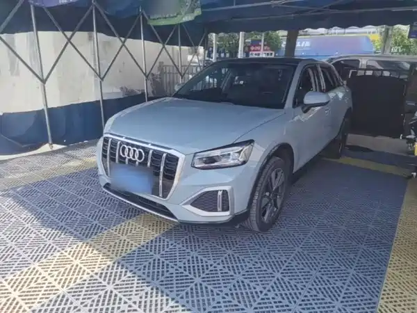 Audi Q2L 2023