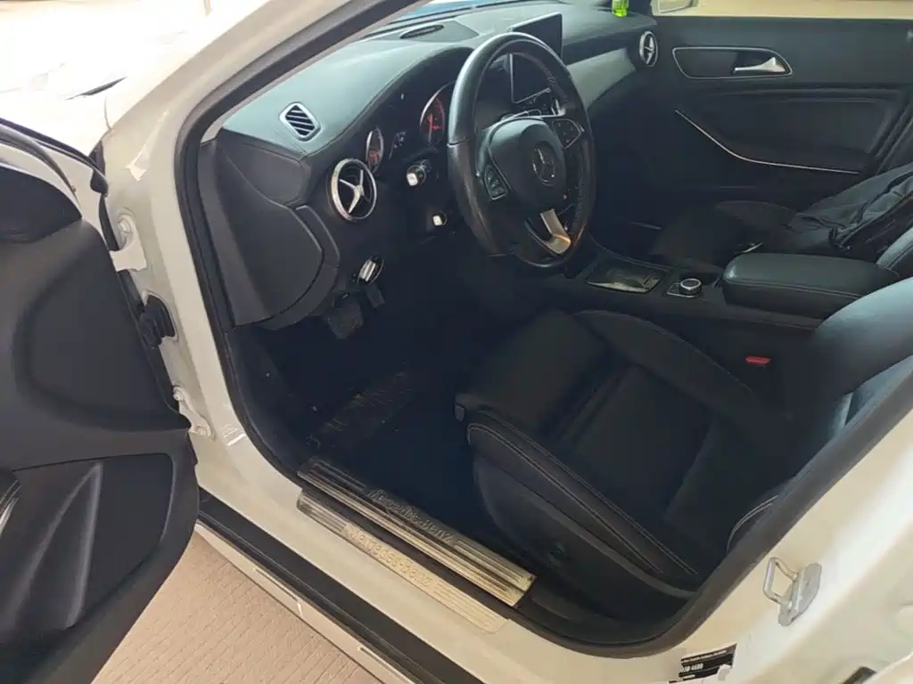 Mercedes-Benz GLA 2016 — фото 16