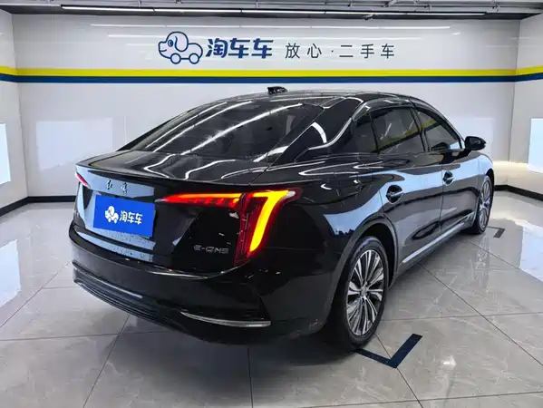 Hongqi E-QM5 2026