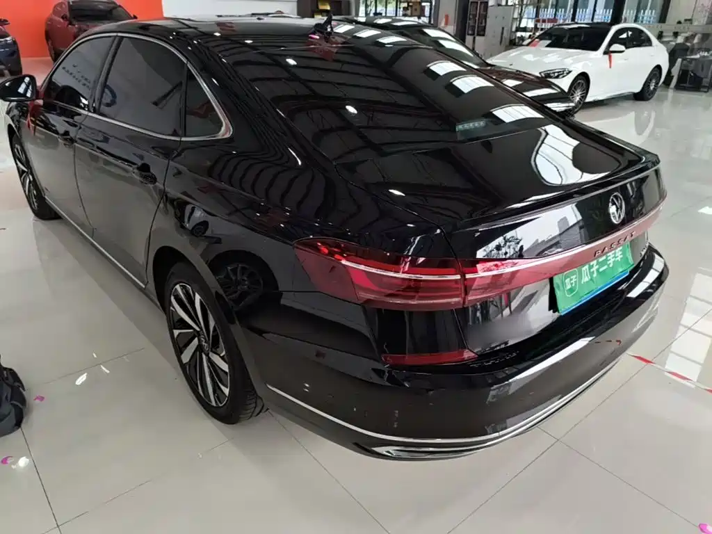 Volkswagen Passat 2025