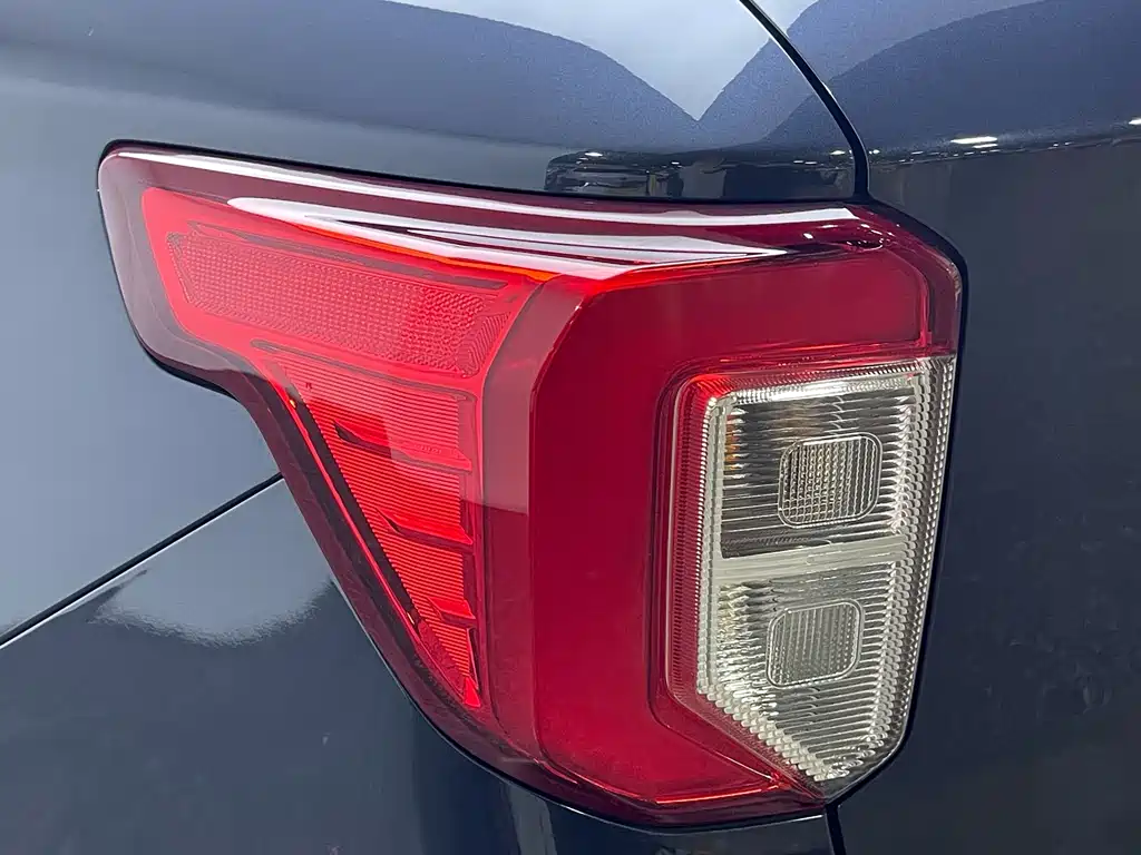 Ford Explorer 2021 — фото 10