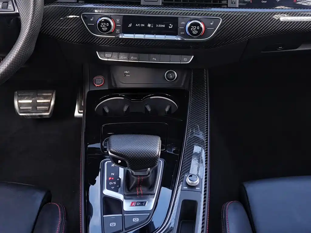 Audi RS 4 2021 — фото 12
