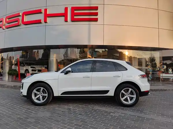 Porsche Macan 2021