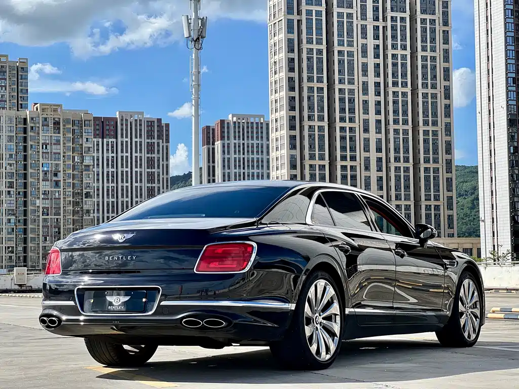 Bentley Flying Spur 2022 — фото 15
