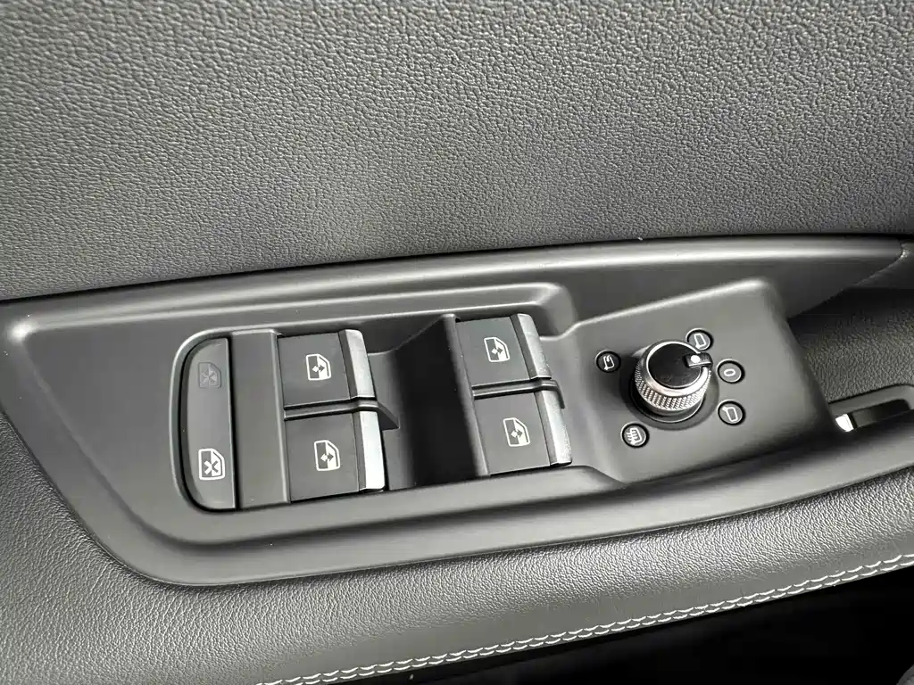 Audi A4L 2022 — фото 21