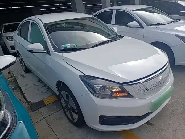 Dongfeng E70 2023