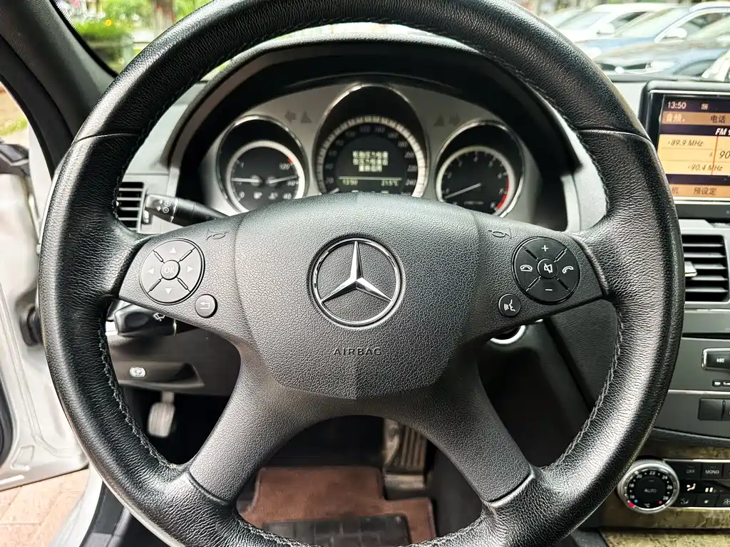 Mercedes-Benz C-Class 2011