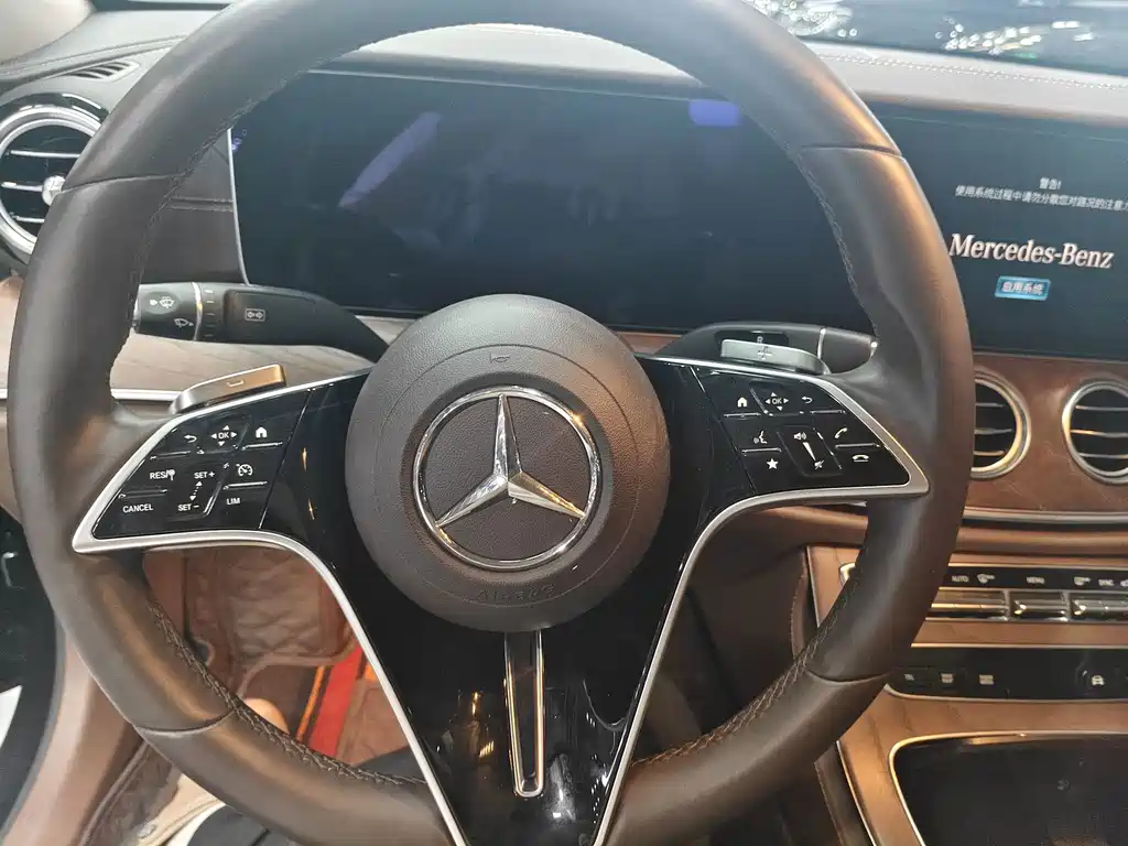 Mercedes-Benz E-Class 2022 — фото 10