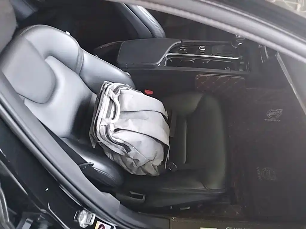 Volvo S90 2018 — фото 25