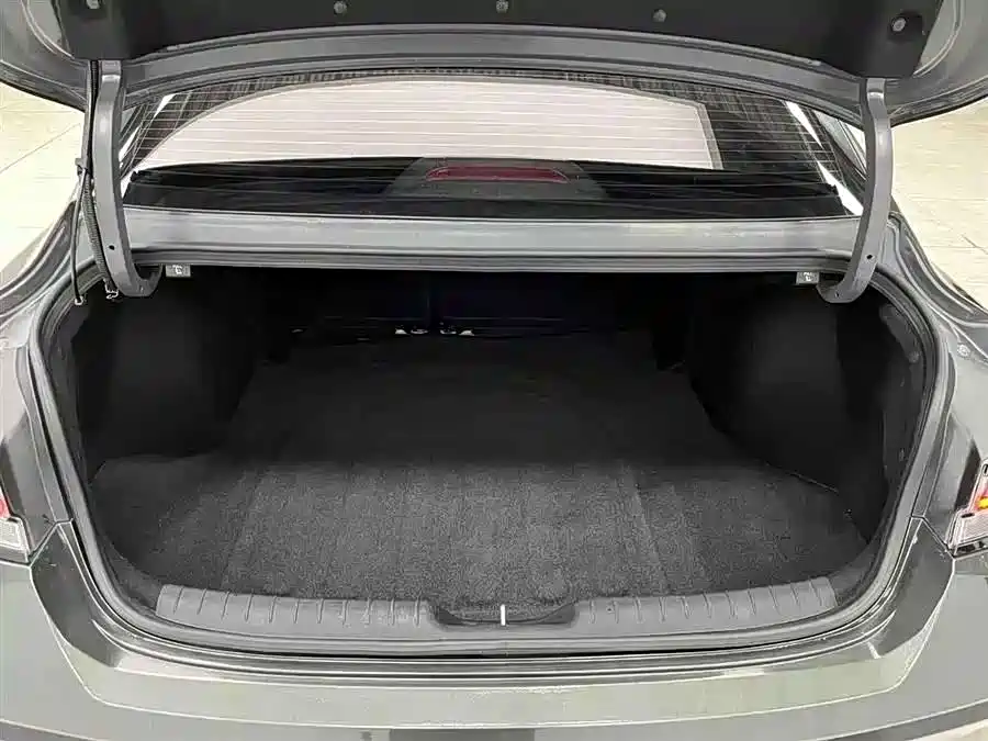 Hyundai Elantra 2024 — фото 11