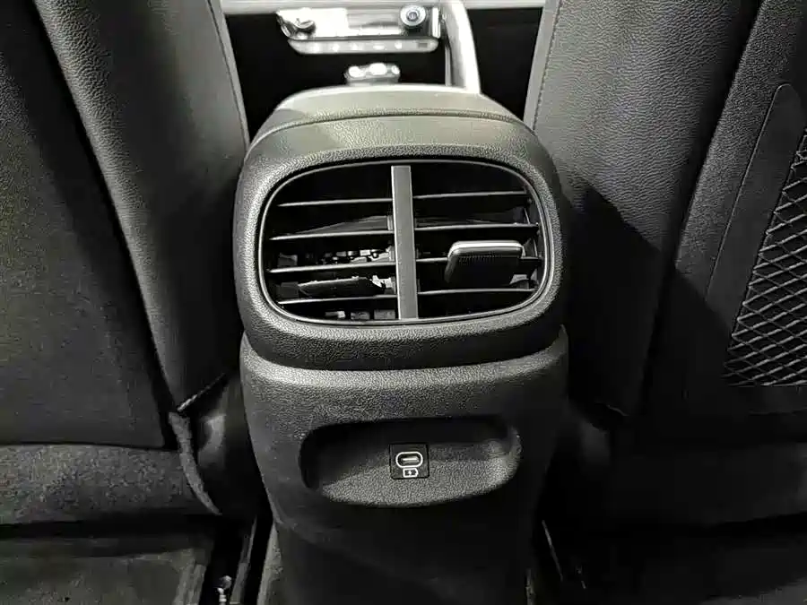 Hyundai Elantra 2024 — фото 10
