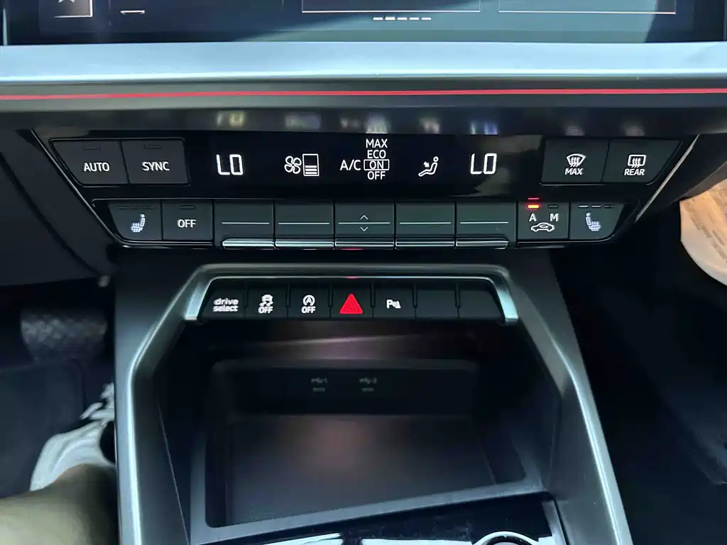 Audi A3 2023 — фото 19