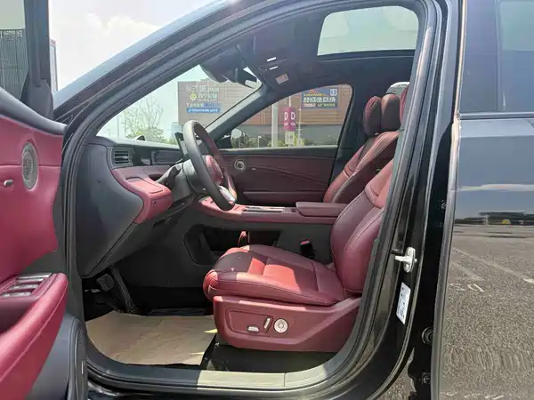 Hongqi HS6 PHEV 2026