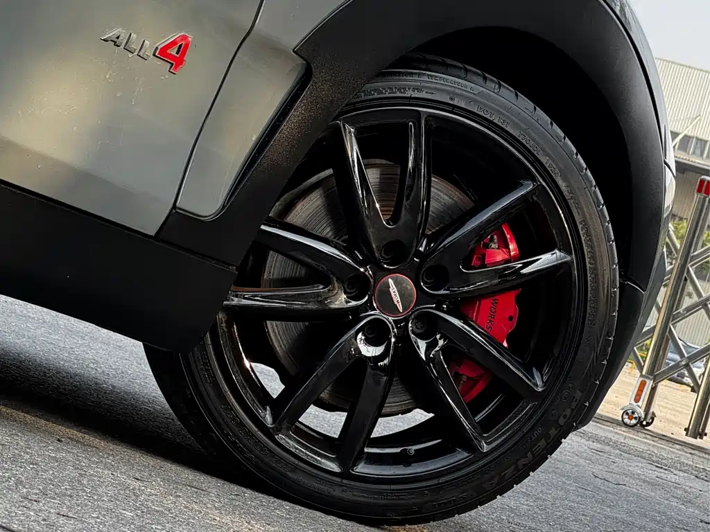 MINI JCW CLUBMAN 2018 — фото 9