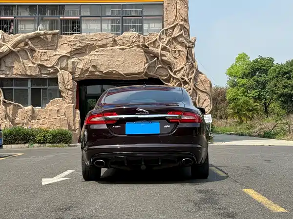 Jaguar XF 2015