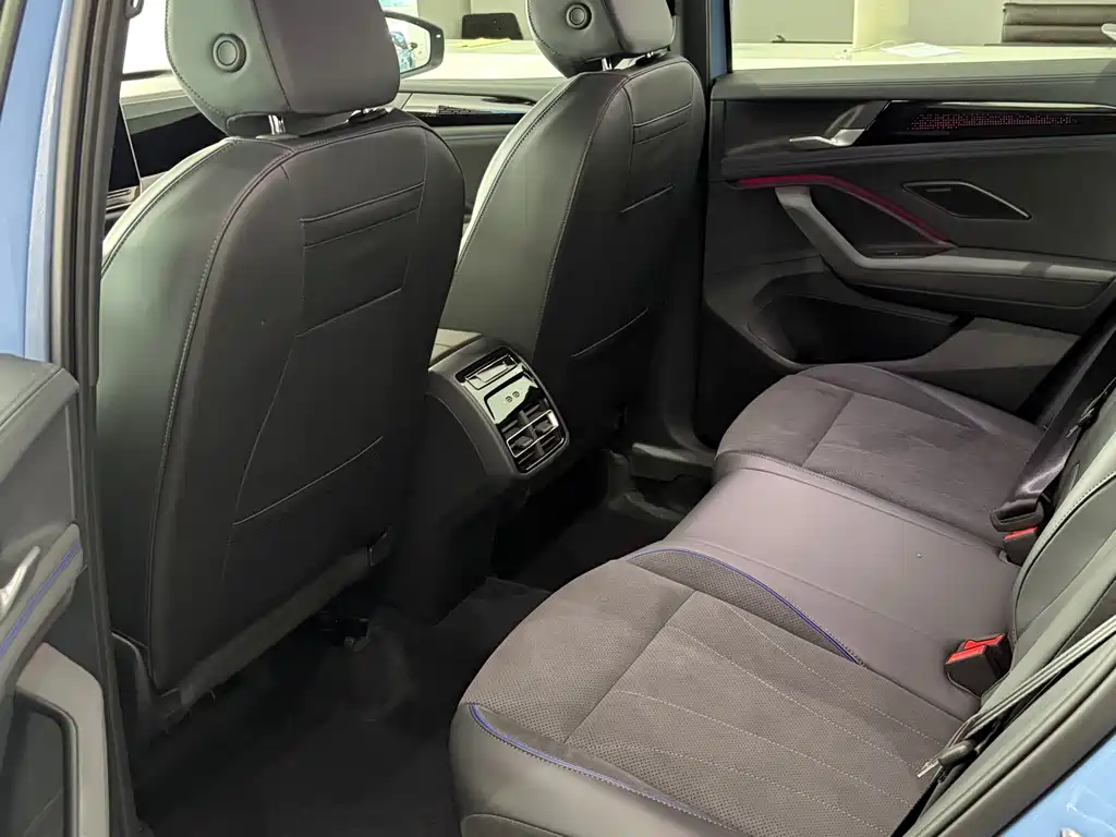 Volkswagen Tiguan L 2025 — фото 9