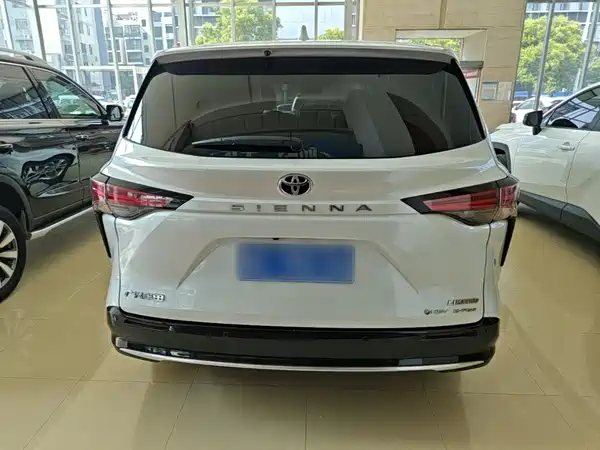 Toyota Sienna 2025