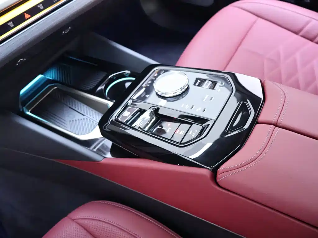 BMW 5 Series 2024 — фото 12
