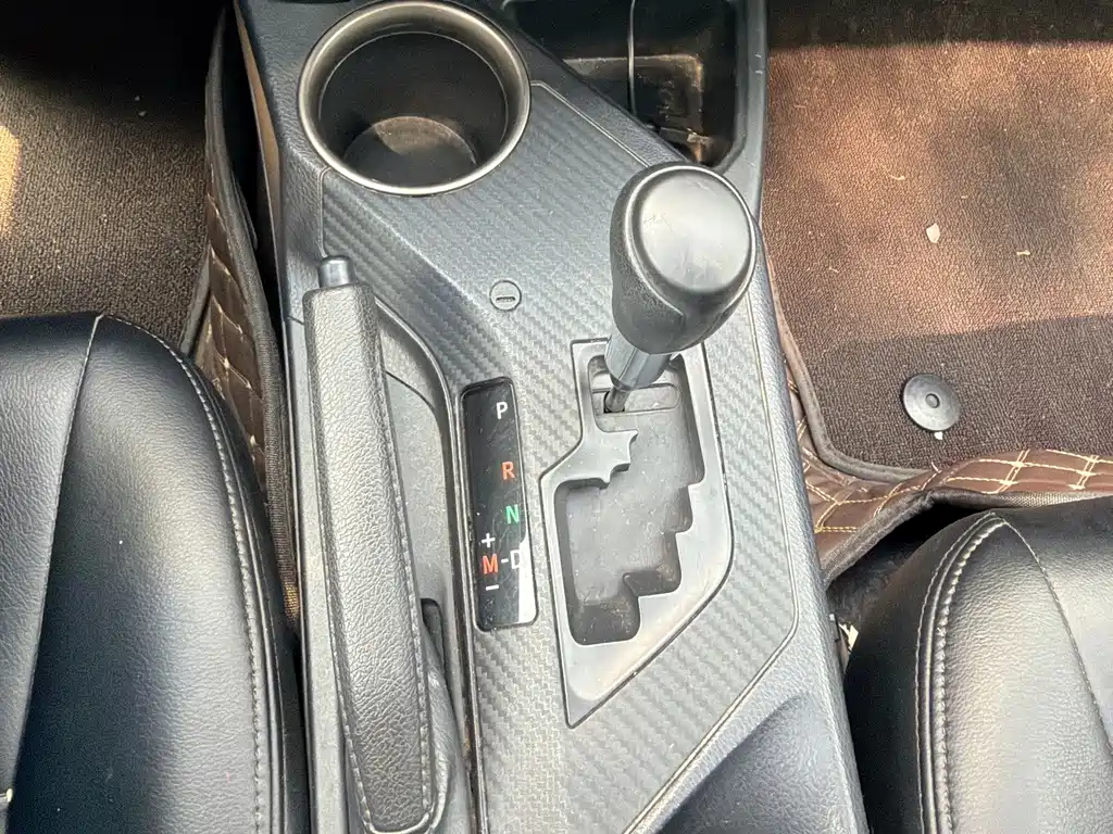 Toyota RAV4 2015 — фото 12