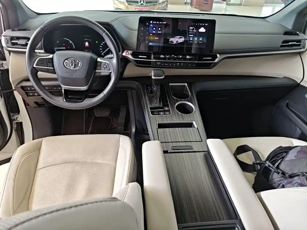 Toyota Sienna 2025 — фото 10