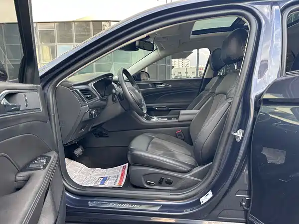 Ford Taurus 2021