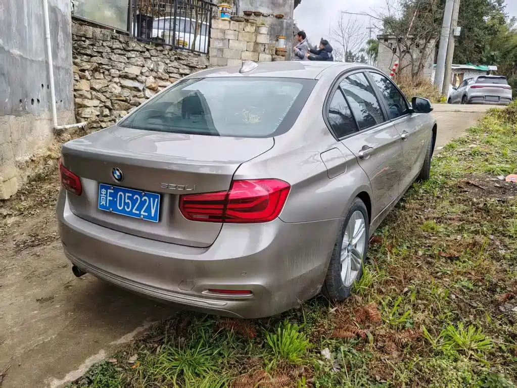 BMW 3 Series 2017 — фото 13