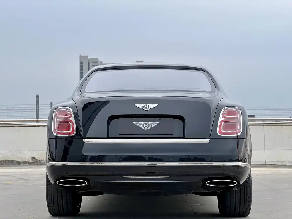 Bentley Mulsanne 2017 — фото 13