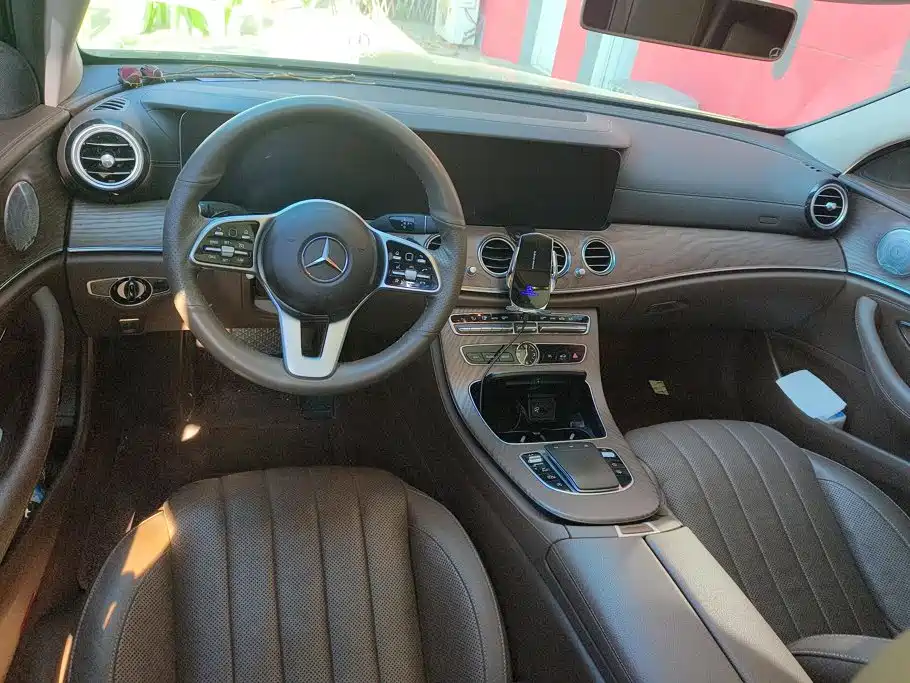 Mercedes-Benz E-Class 2020 — фото 12