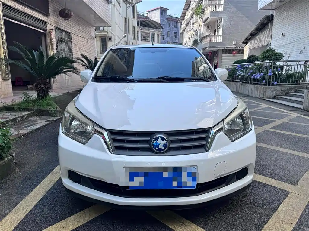 Venucia R50 2014