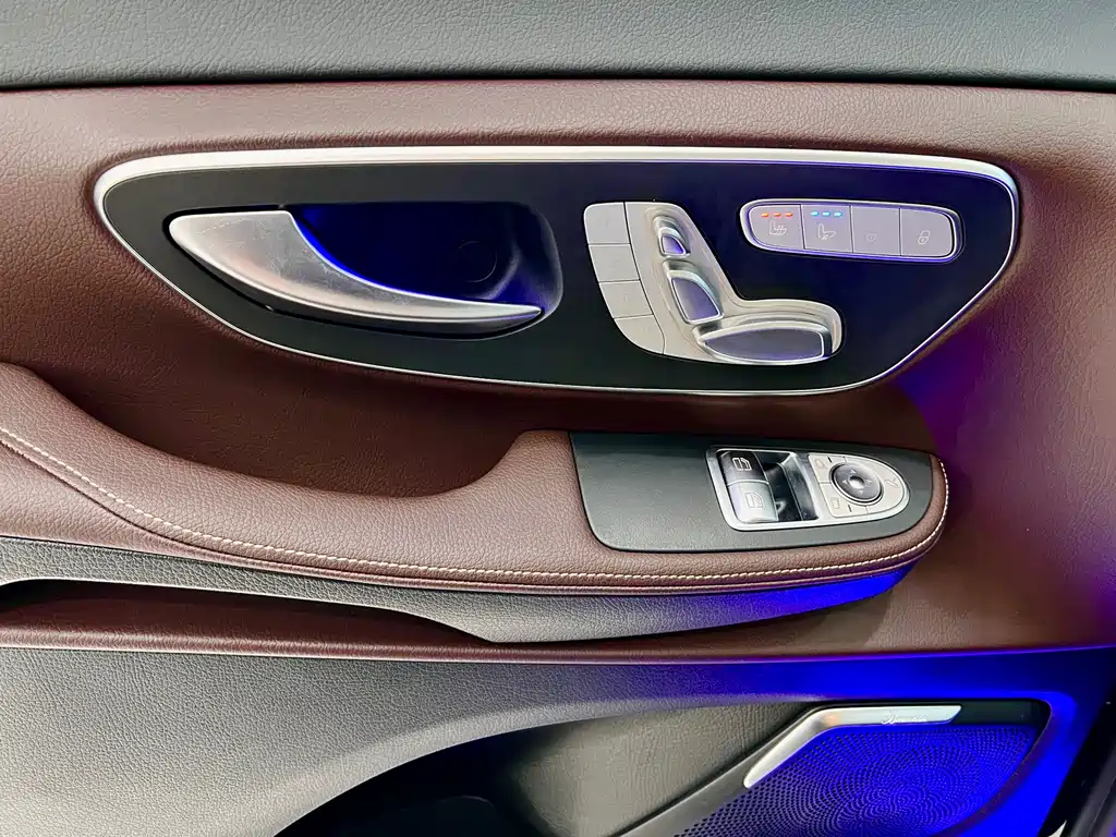 Mercedes-Benz V-Class 2025 — фото 23