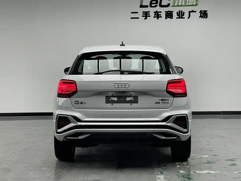 Audi Q2L 2026 — фото 5