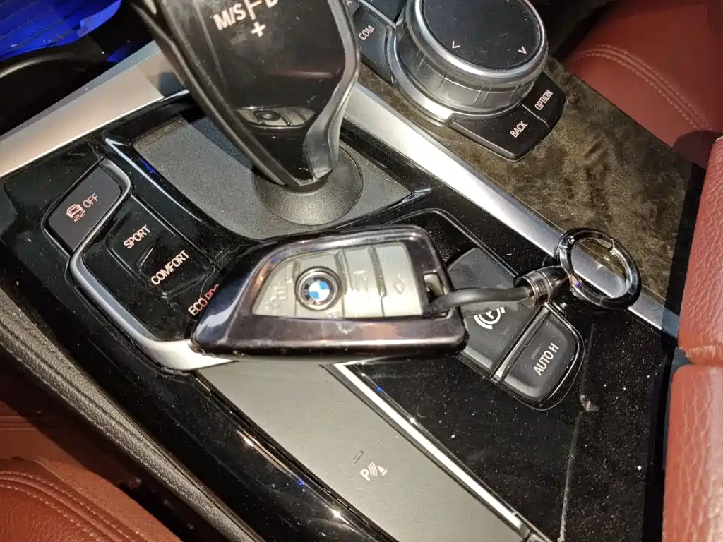BMW 5 Series 2019 — фото 17