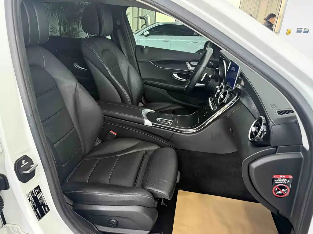 Mercedes-Benz C-Class 2020 — фото 10