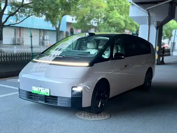 Li Auto MEGA 2025