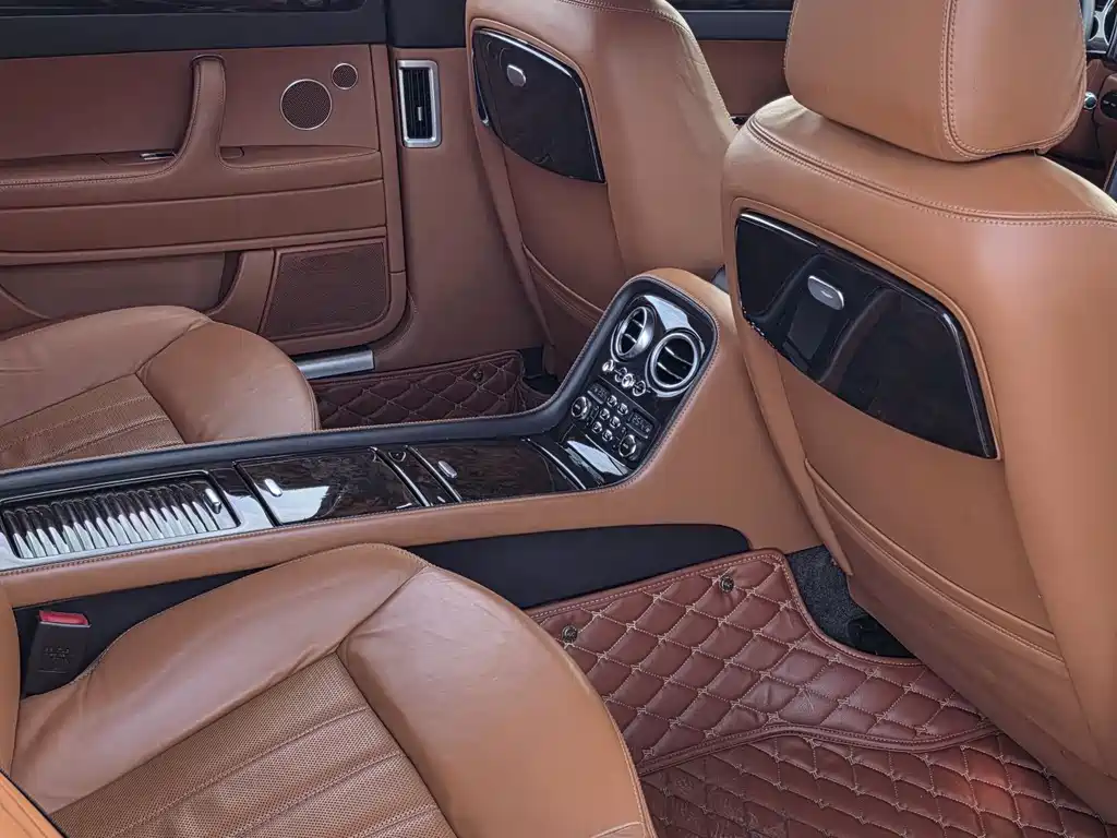 Bentley Flying Spur 2011 — фото 13